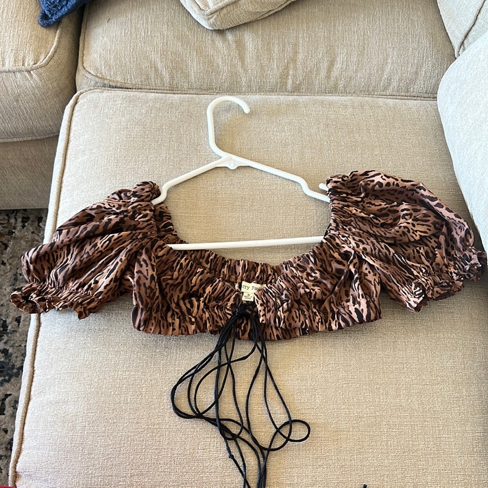 Super crop top size small